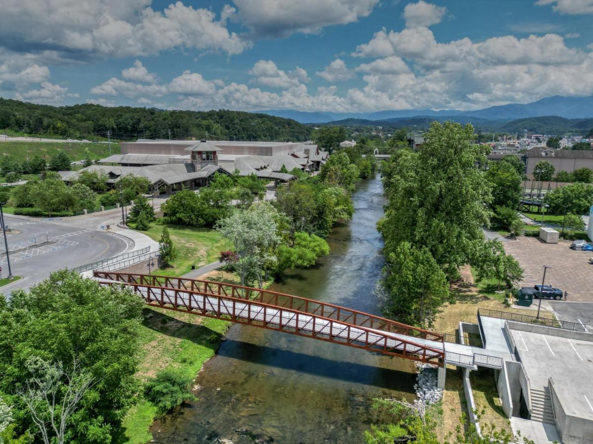 Holiday Inn & Suites Pigeon Forge Convention Center, An Ihg Hotel Экстерьер фото